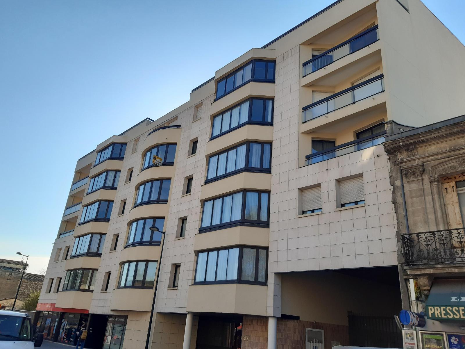 appartement 4 pièces - BORDEAUX
