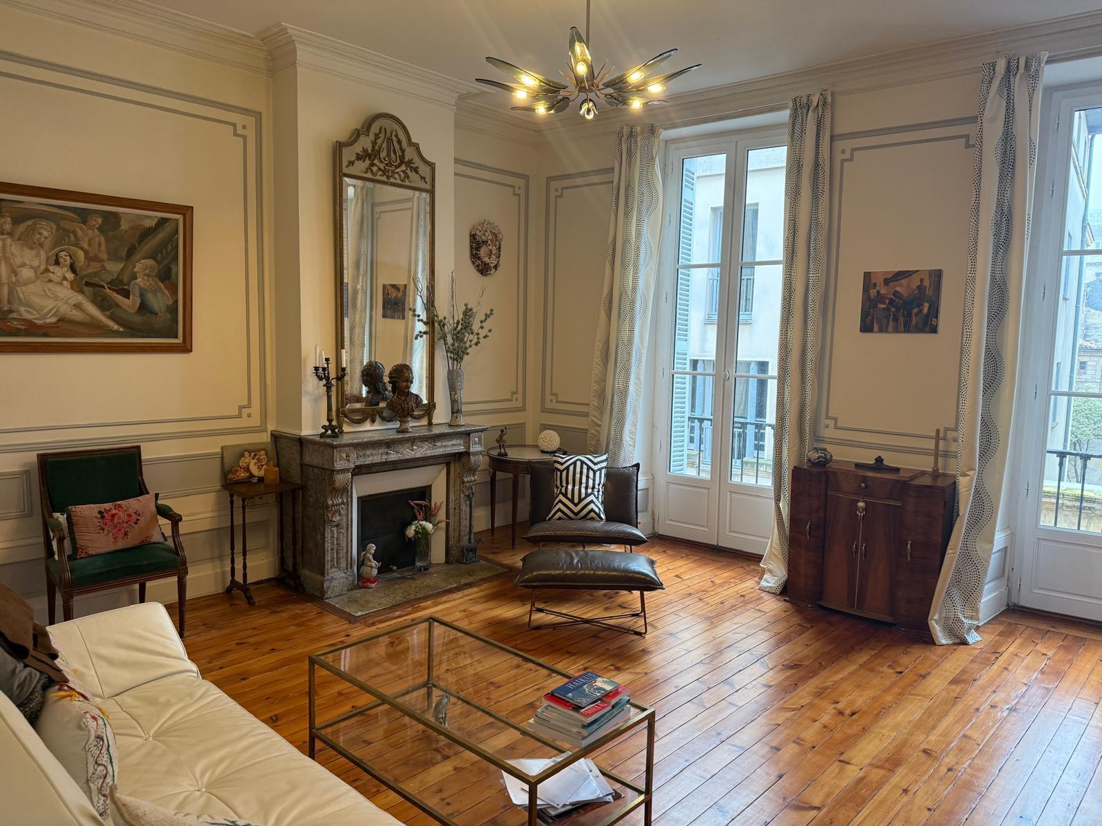 appartement 4 pièces - BORDEAUX